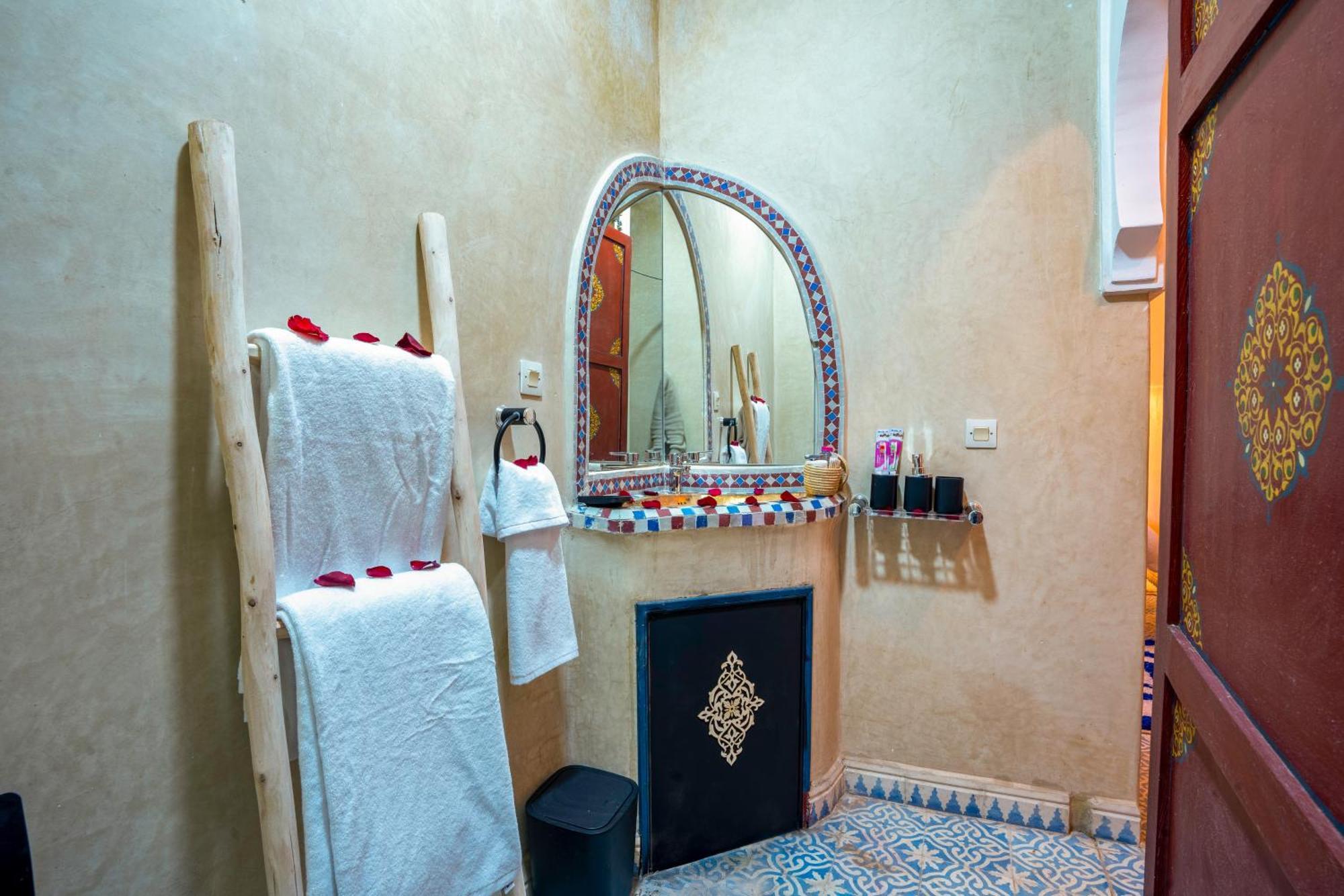 Riad Le Graff Pink Marrakesh Bagian luar foto