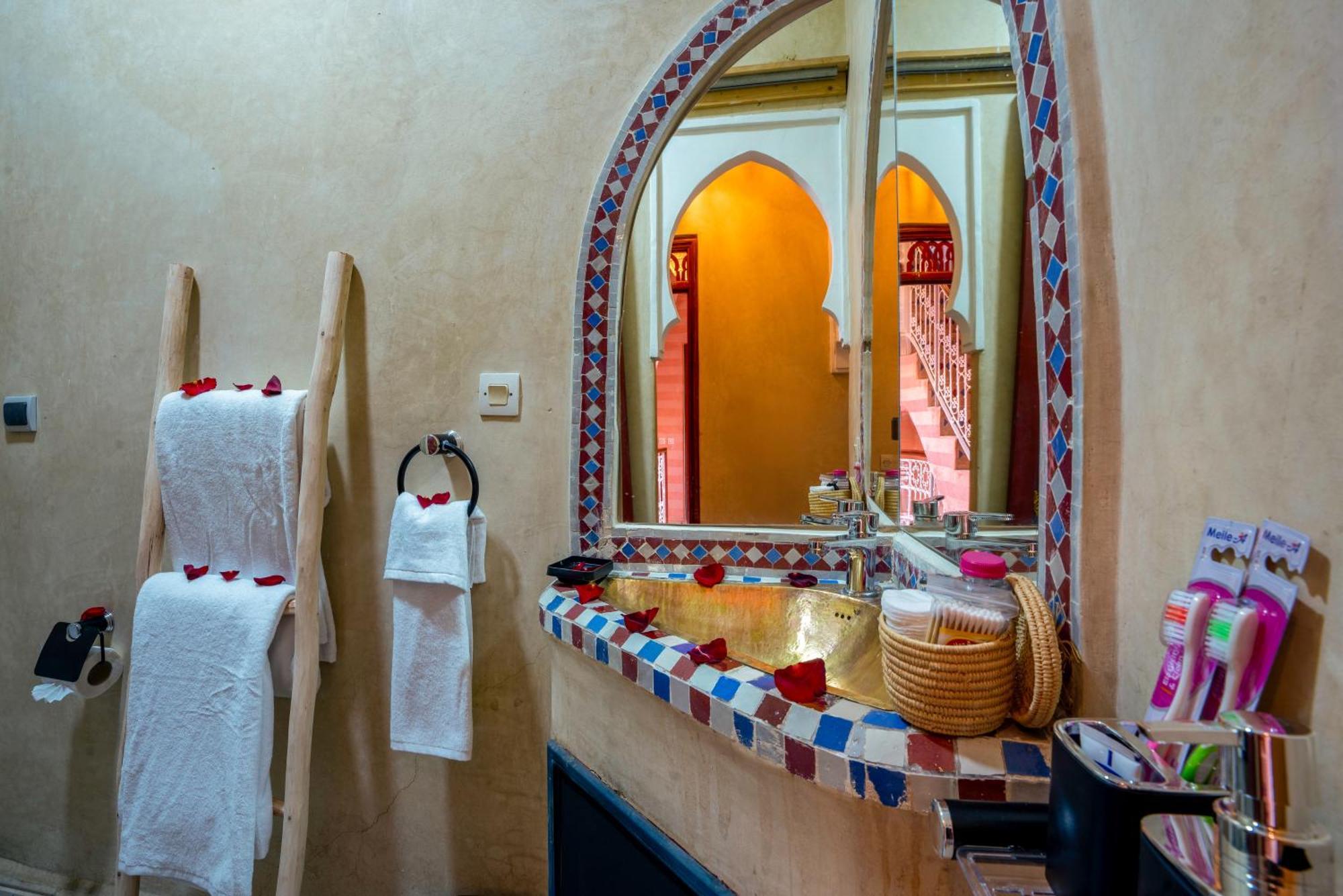 Riad Le Graff Pink Marrakesh Bagian luar foto